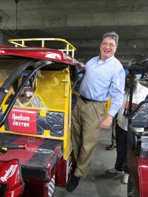 Senior Lecturer Jack Martin in Ludhiana, India with a Neelam Electric Rickshaw. Photo courtesy of Jack Martin